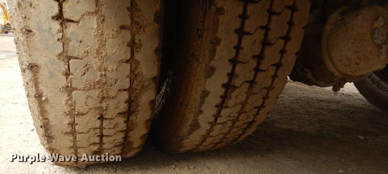 image for item FX9037 2006 Kenworth T300 service truck with crane