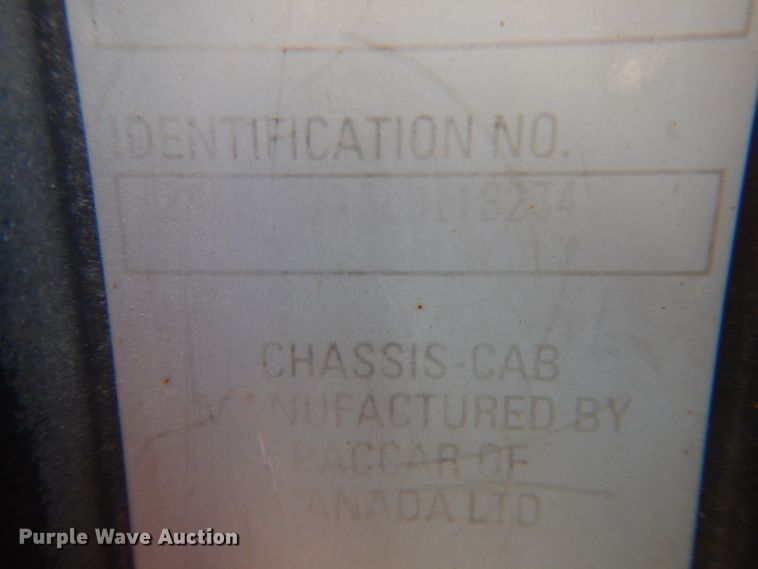 image for item FX9037 2006 Kenworth T300 service truck with crane