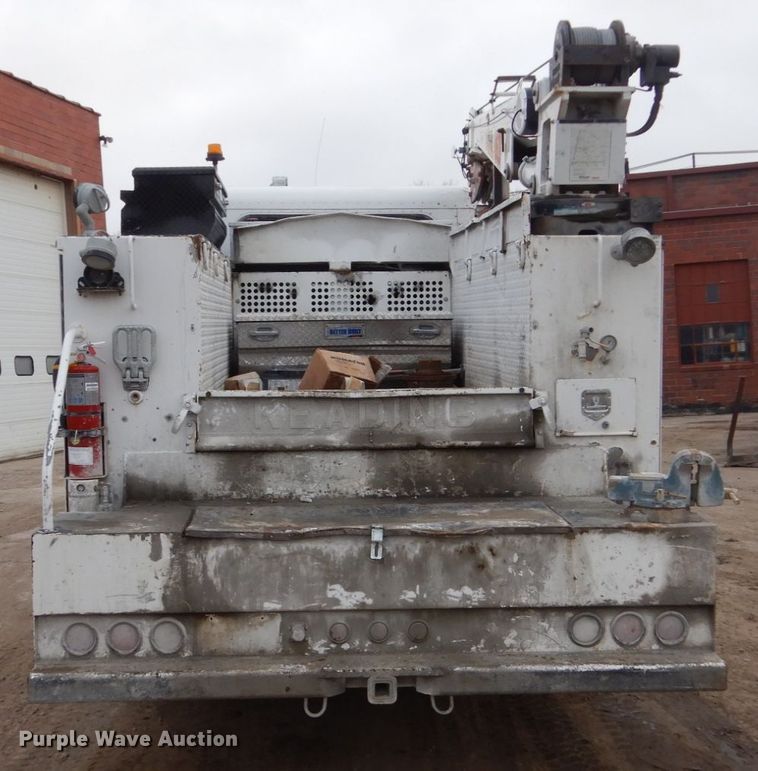 image for item FX9038 2007 Peterbilt 335 service truck