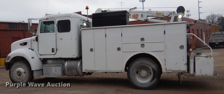 image for item FX9038 2007 Peterbilt 335 service truck