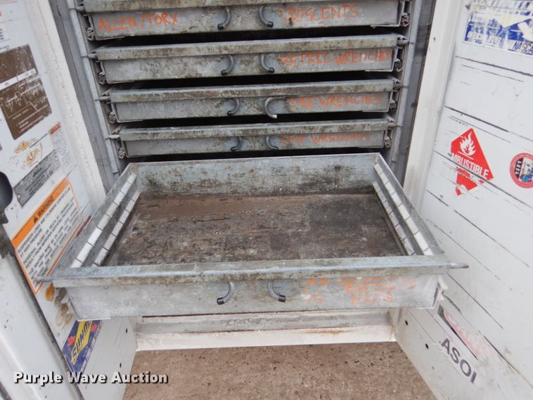 image for item FX9038 2007 Peterbilt 335 service truck