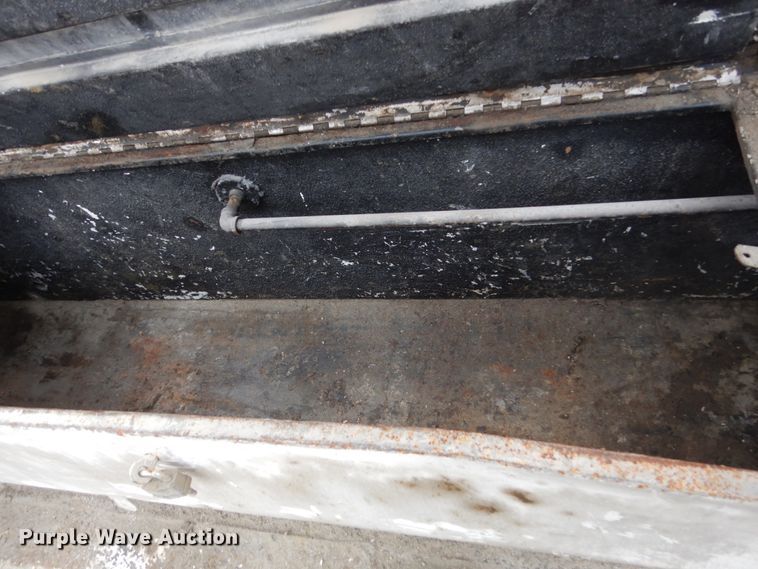 image for item FX9038 2007 Peterbilt 335 service truck