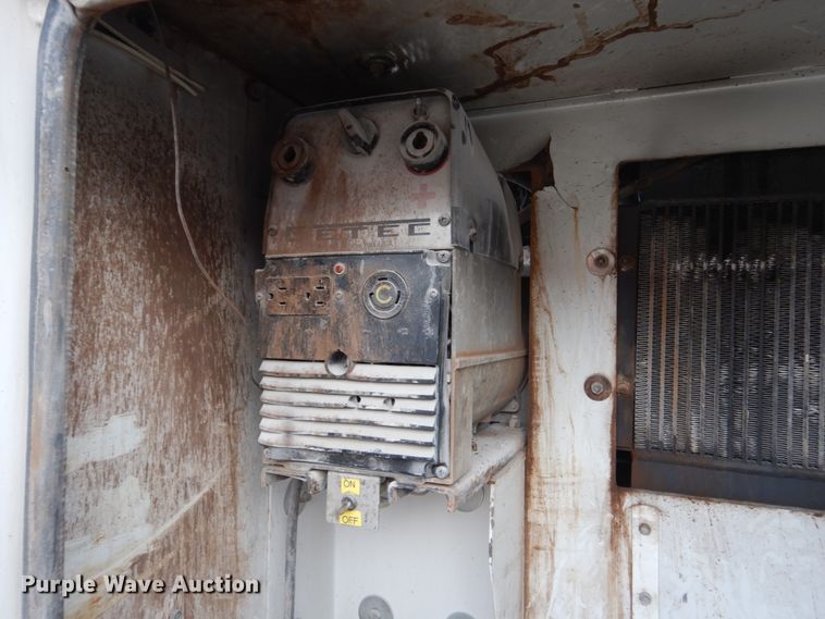 image for item FX9038 2007 Peterbilt 335 service truck