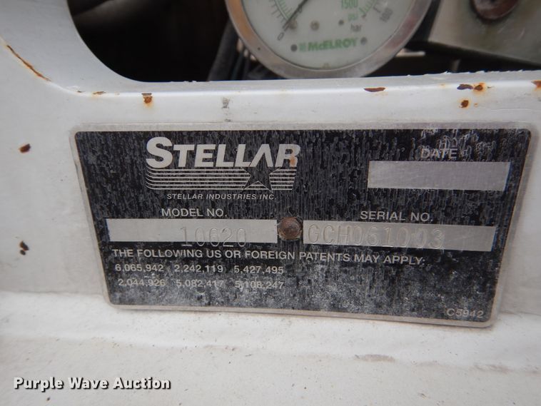 image for item FX9038 2007 Peterbilt 335 service truck