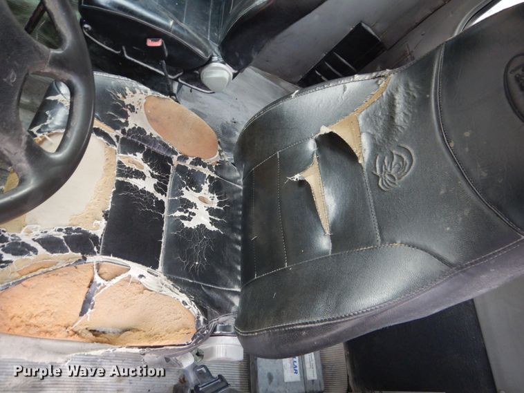 image for item FX9038 2007 Peterbilt 335 service truck