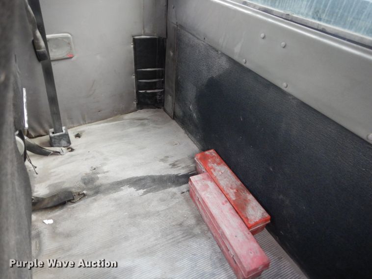 image for item FX9038 2007 Peterbilt 335 service truck