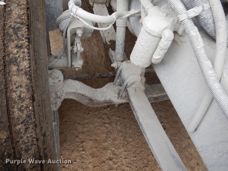 image for item FX9038 2007 Peterbilt 335 service truck