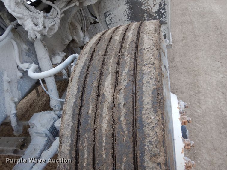 image for item FX9038 2007 Peterbilt 335 service truck