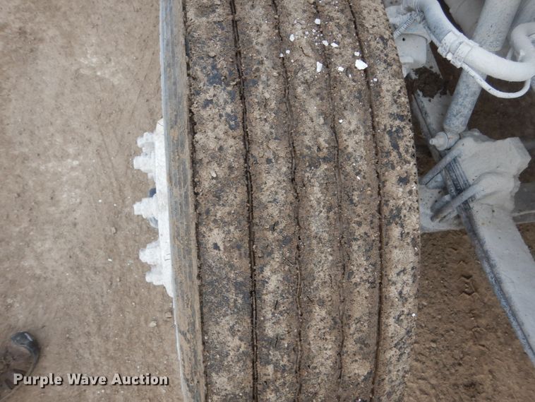 image for item FX9038 2007 Peterbilt 335 service truck