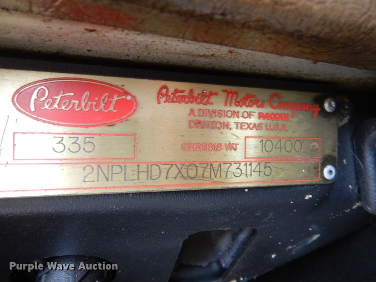 image for item FX9038 2007 Peterbilt 335 service truck