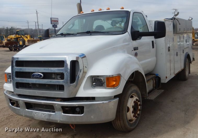 image for item FX9040 2013 Ford F650 Super Duty service truck