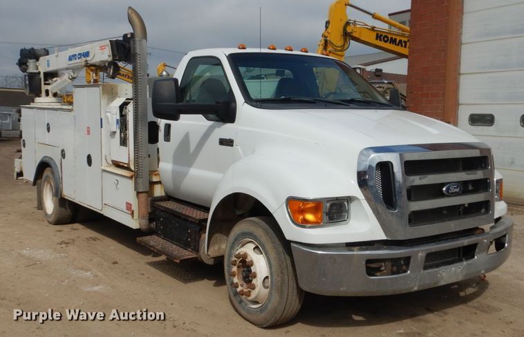 image for item FX9040 2013 Ford F650 Super Duty service truck