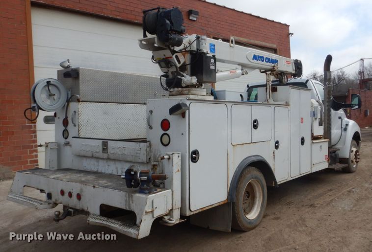 image for item FX9040 2013 Ford F650 Super Duty service truck