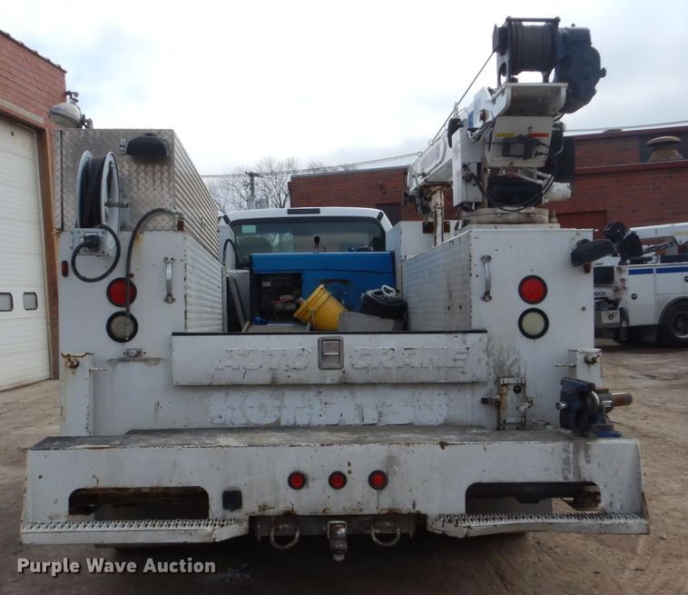 image for item FX9040 2013 Ford F650 Super Duty service truck