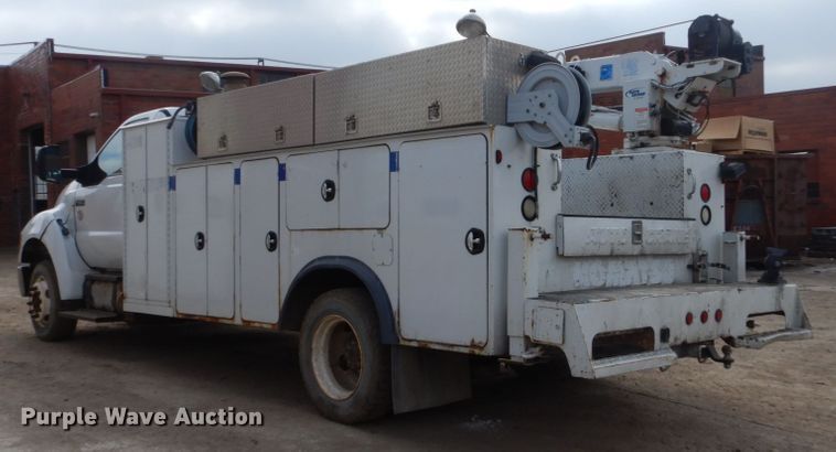 image for item FX9040 2013 Ford F650 Super Duty service truck