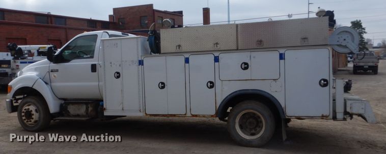 image for item FX9040 2013 Ford F650 Super Duty service truck