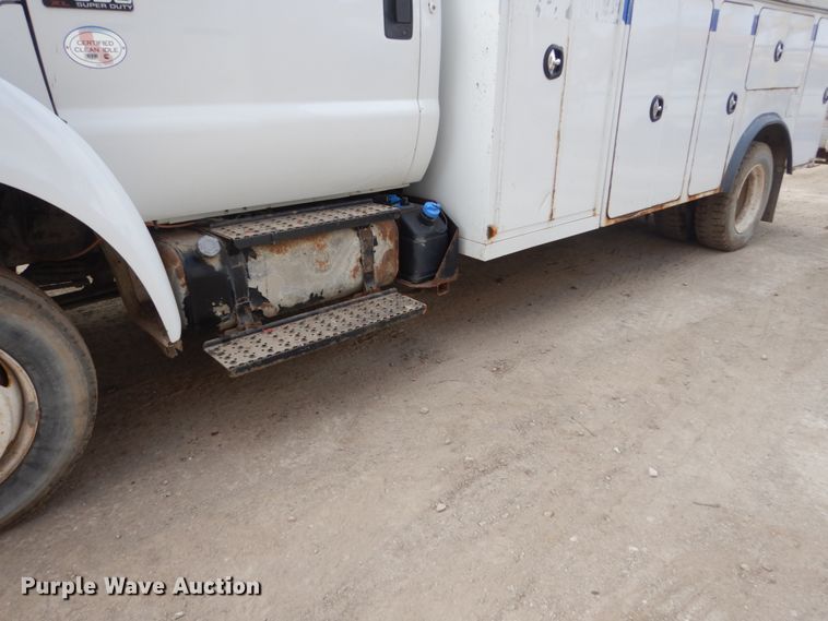 image for item FX9040 2013 Ford F650 Super Duty service truck