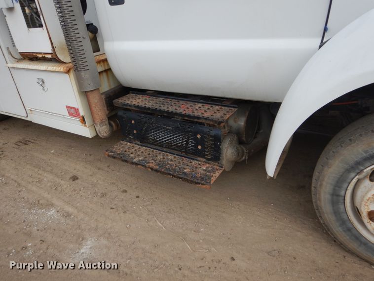 image for item FX9040 2013 Ford F650 Super Duty service truck