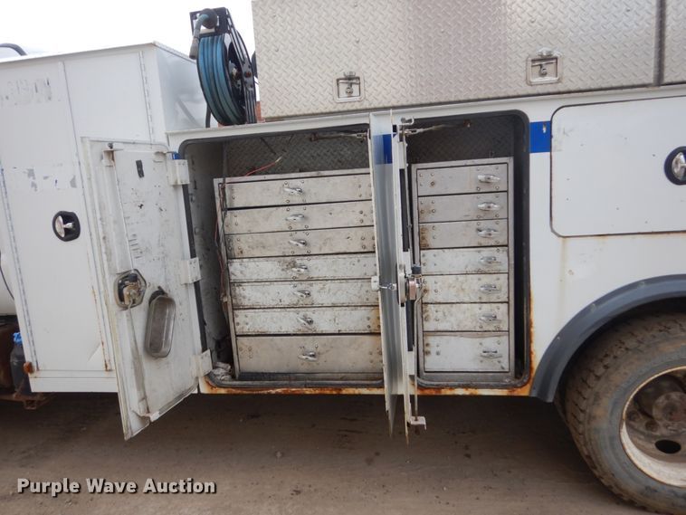 image for item FX9040 2013 Ford F650 Super Duty service truck