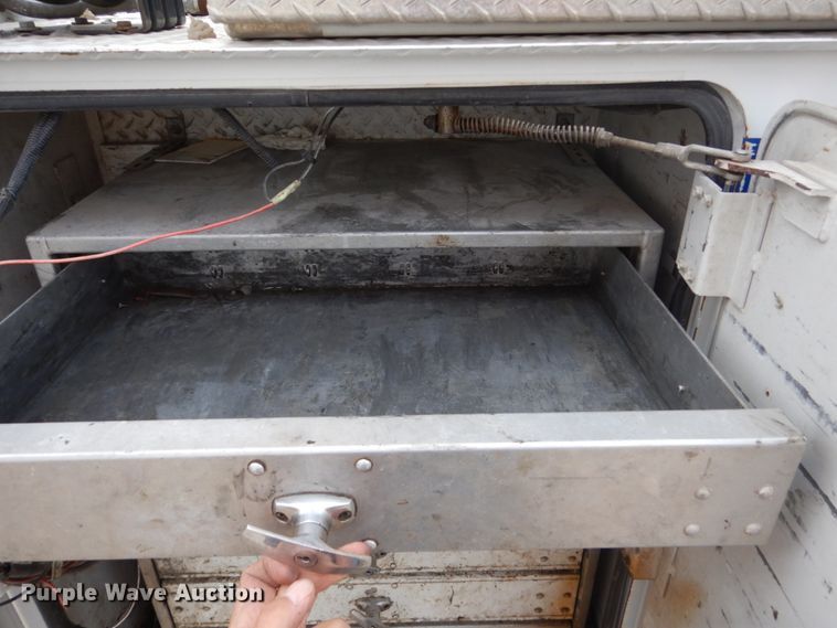 image for item FX9040 2013 Ford F650 Super Duty service truck