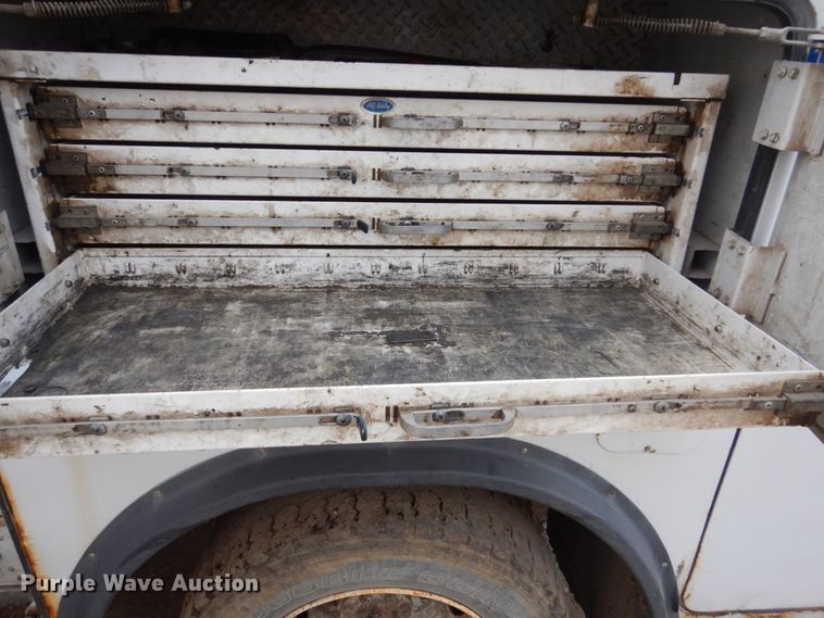 image for item FX9040 2013 Ford F650 Super Duty service truck