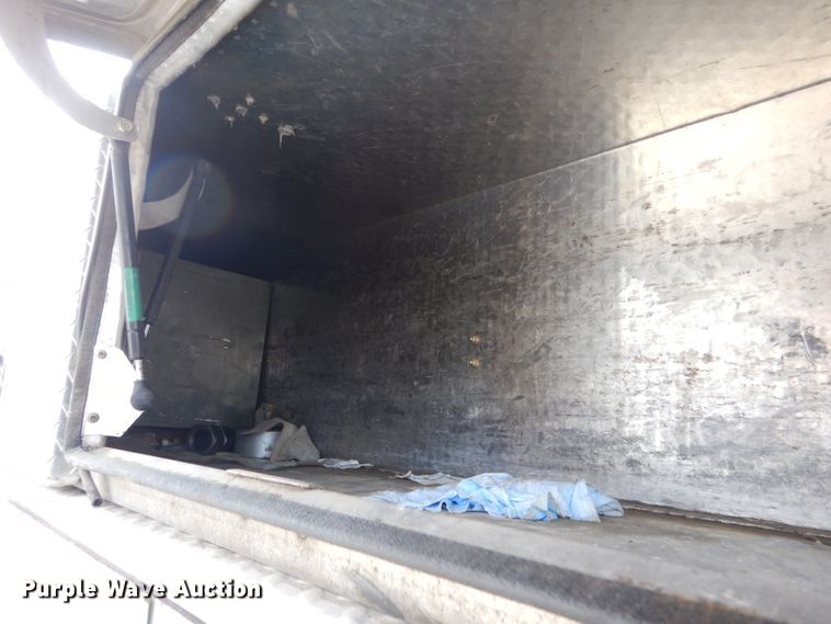 image for item FX9040 2013 Ford F650 Super Duty service truck