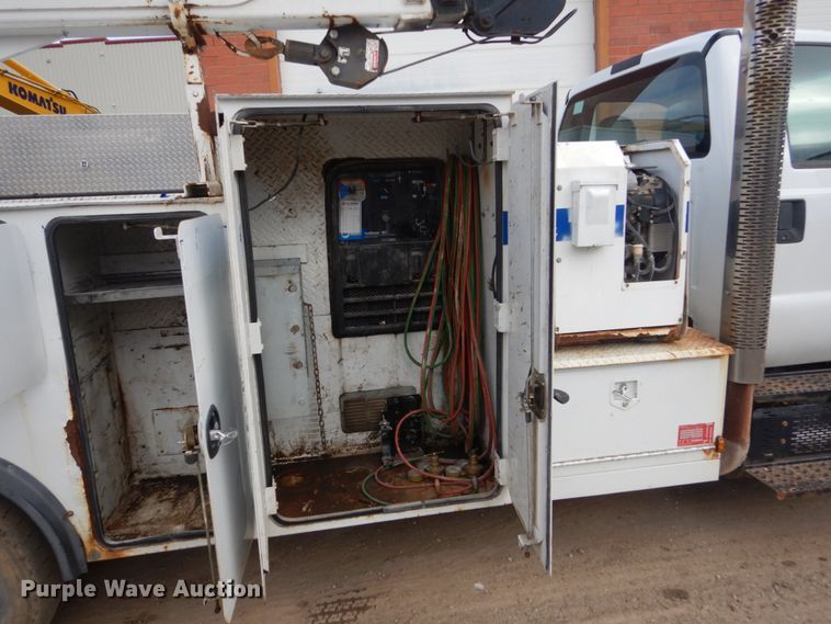 image for item FX9040 2013 Ford F650 Super Duty service truck