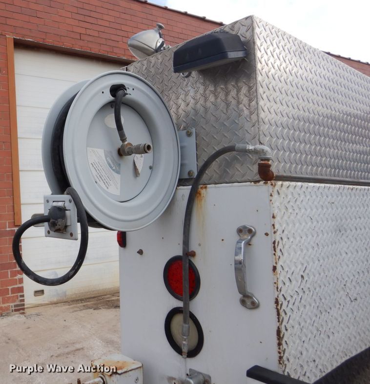 image for item FX9040 2013 Ford F650 Super Duty service truck