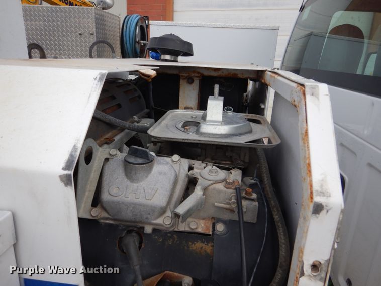 image for item FX9040 2013 Ford F650 Super Duty service truck