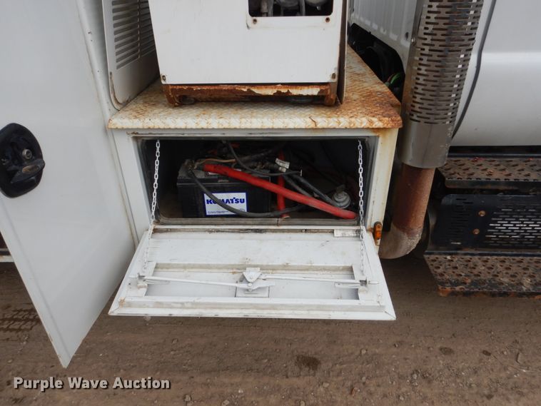 image for item FX9040 2013 Ford F650 Super Duty service truck