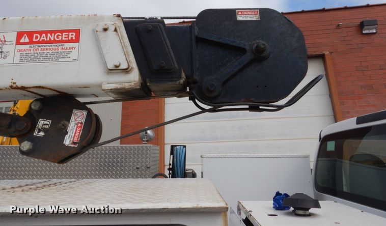 image for item FX9040 2013 Ford F650 Super Duty service truck