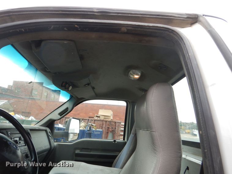 image for item FX9040 2013 Ford F650 Super Duty service truck