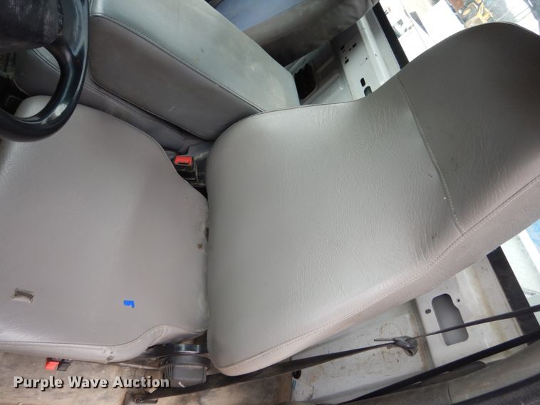 image for item FX9040 2013 Ford F650 Super Duty service truck