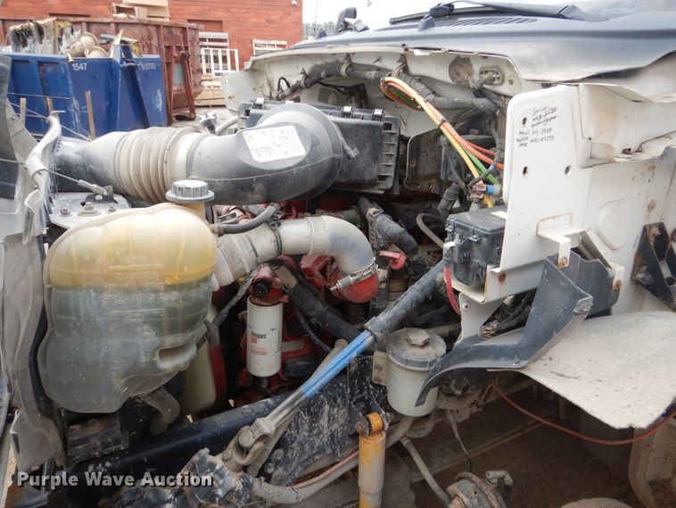 image for item FX9040 2013 Ford F650 Super Duty service truck