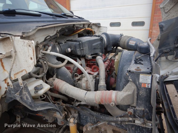 image for item FX9040 2013 Ford F650 Super Duty service truck