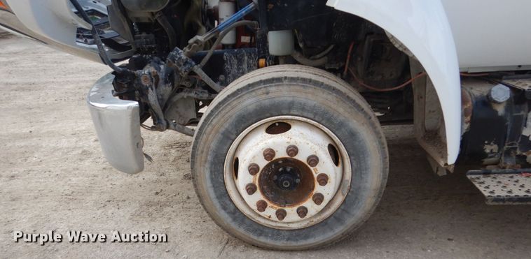 image for item FX9040 2013 Ford F650 Super Duty service truck