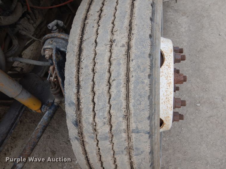 image for item FX9040 2013 Ford F650 Super Duty service truck