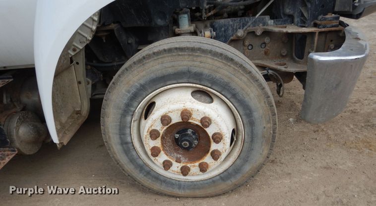 image for item FX9040 2013 Ford F650 Super Duty service truck