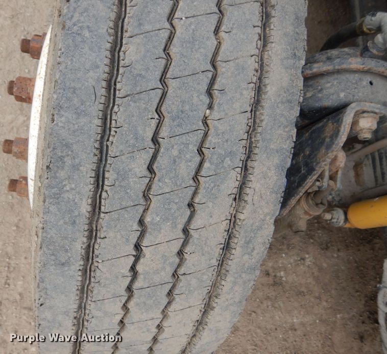 image for item FX9040 2013 Ford F650 Super Duty service truck