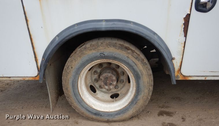 image for item FX9040 2013 Ford F650 Super Duty service truck