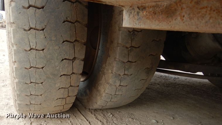 image for item FX9040 2013 Ford F650 Super Duty service truck