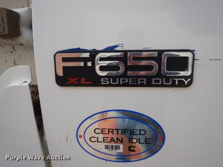 image for item FX9040 2013 Ford F650 Super Duty service truck