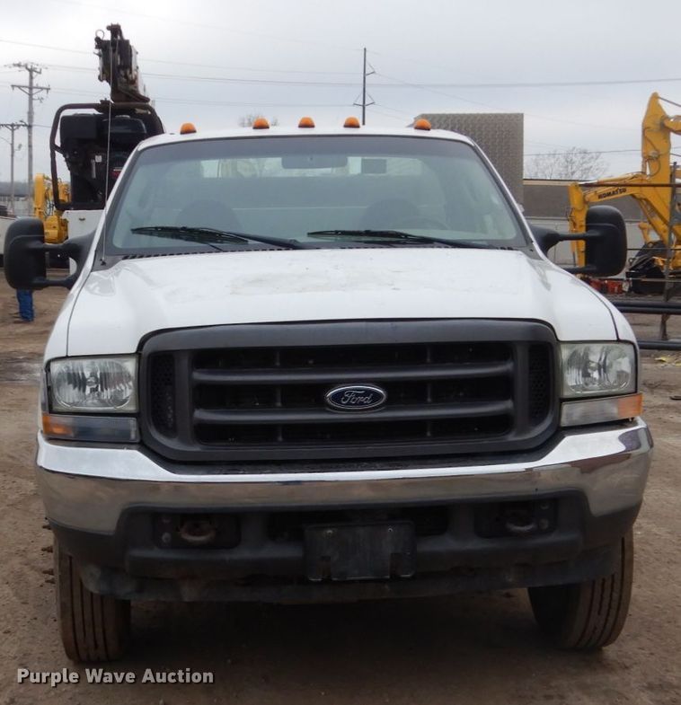 image for item FX9041 2004 Ford F550 Super Duty service truck