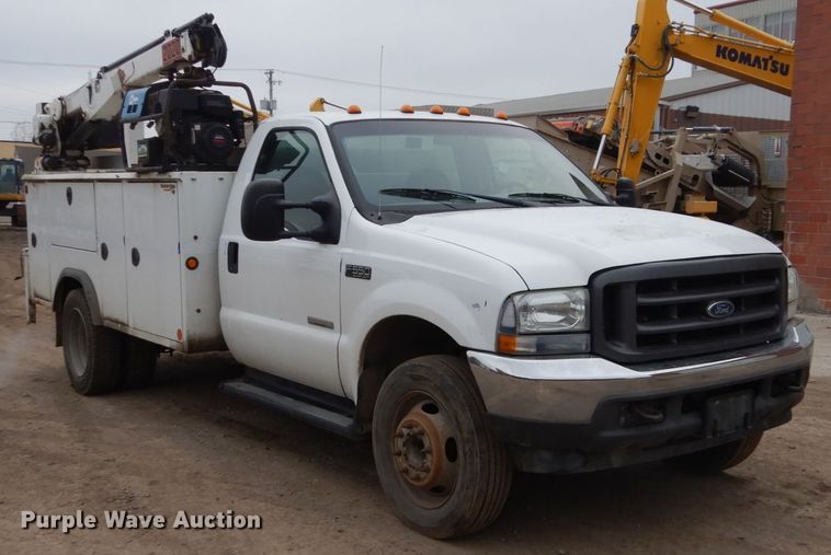 image for item FX9041 2004 Ford F550 Super Duty service truck