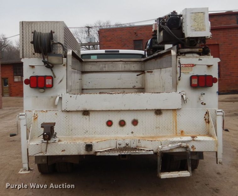 image for item FX9041 2004 Ford F550 Super Duty service truck