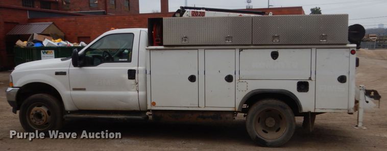 image for item FX9041 2004 Ford F550 Super Duty service truck