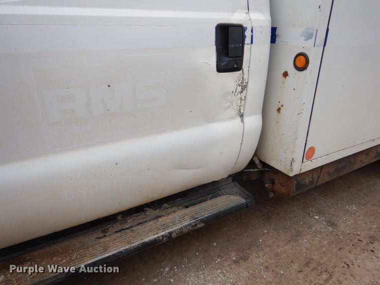 image for item FX9041 2004 Ford F550 Super Duty service truck