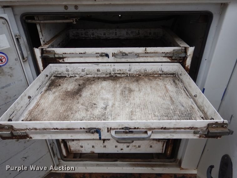 image for item FX9041 2004 Ford F550 Super Duty service truck