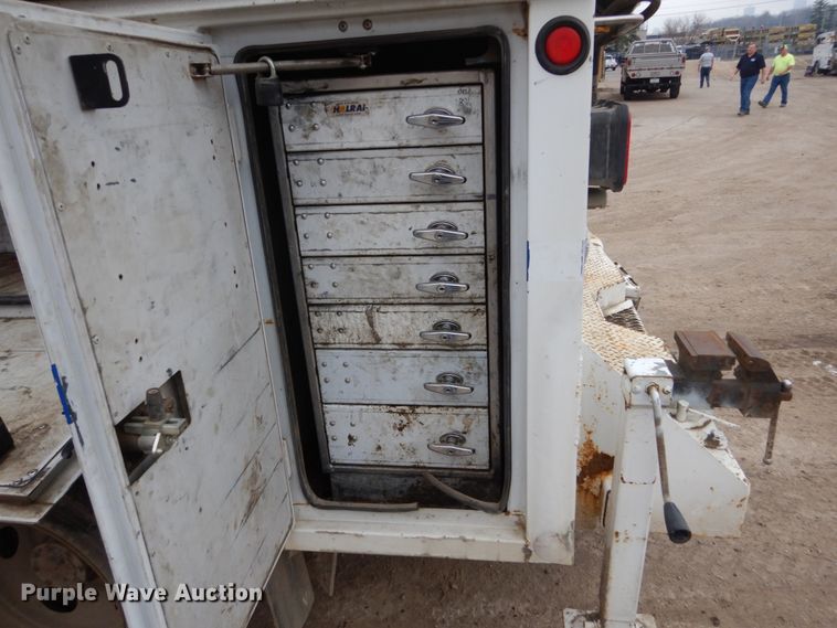 image for item FX9041 2004 Ford F550 Super Duty service truck