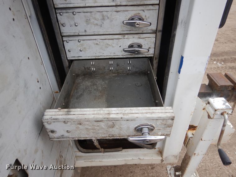 image for item FX9041 2004 Ford F550 Super Duty service truck